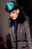 フランス・パリ市内で発表された「ジャンポール・ゴルチエ（Jean-Paul Gaultier）」13/14年秋冬オートクチュール・コレクション（2013年7月3日撮影）。(c)AFP/MIGUEL MEDINA