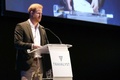 英スコットランドのエディンバラで開催された持続可能な観光に関する会合で演説する英国のヘンリー王子（2020年2月26日撮影）。(c)Andrew Milligan / POOL / AFP