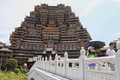 貴州省独山県影山鎮の水司楼を見学する観光客（2019年6月7日撮影）。(c)Xinhua News 