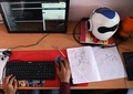 ネパールの首都カトマンズにあるスタートアップ企業パアイラ・テクノロジーで作業を行うエンジニア（2018年10月31日撮影）。(c)Prakash MATHEMA / AFP