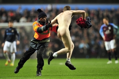 マンチェスター・シティ、辛勝も首位守る