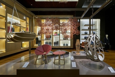 「ルイ・ヴィトン」表参道店でノマド・コレクションの特別展示