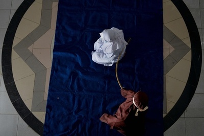 インドネシアで公開むち打ち刑 シャリア施行のアチェ州