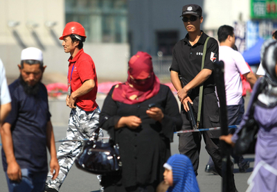 中国・新疆、漢民族のデモ行進で外出禁止令発令か 騒乱再燃の懸念