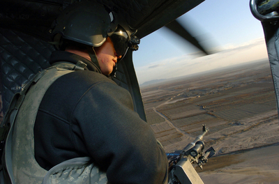 NATO軍の基地で自爆テロ、地元住民を含む30人以上が死亡 - アフガニスタン