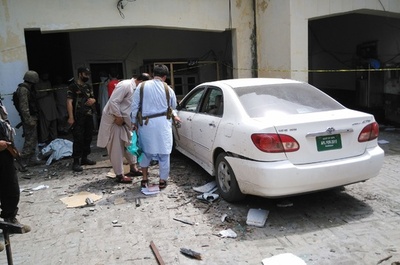 税務署で自爆攻撃、1人死亡17人負傷 パキスタン・ペシャワル近郊