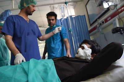 アフガン首都で爆弾攻撃、NATO軍要員2人含む10人死亡