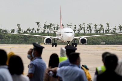 中国・武漢で国際線の運航再開 8か月ぶり