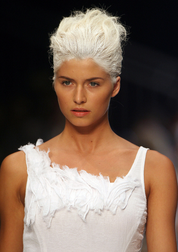 ＜08年春夏ベルリン・コレクション＞Anett Roestel、新作を発表