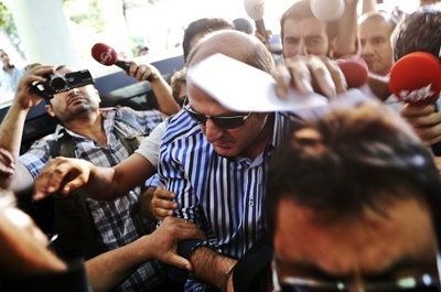 トルコ当局、100人超の警察幹部を逮捕 首相らへの盗聴容疑