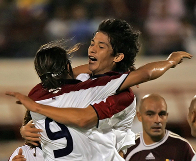 ＜サッカー 親善試合＞チリ マティアス・フェルナンデスが決勝点を決めて勝利 - ベネズエラ