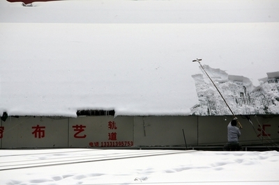 氷点下10度の屋外に立たされた生徒が死亡、教師飲みに出かけ忘れる 中国・山東省