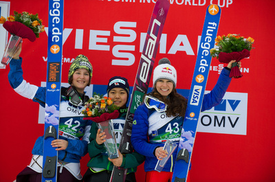 高梨がジャンプW杯女子総合優勝、今季8勝目