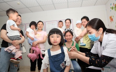 中国全人大でワクチン管理法草案を審議、違法販売根絶へ