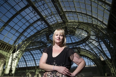 セルフポートレートで肥満に挑む、米NYの女性写真家