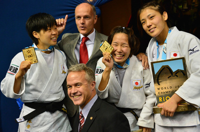 団体戦で日本女子が金、男子は銅メダル 世界柔道