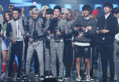 スーパージュニア、「エム・カウントダウン」で1位を獲得