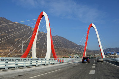 北京冬季五輪の交通プロジェクト「延崇高速」が開通