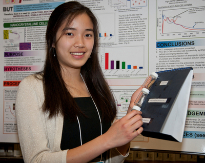 16歳の女子高生にバイオ技術賞、ナノ結晶セルロースの研究で カナダ