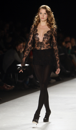 ＜08/09年秋冬ベルリン・コレクション＞Sinemus、新作を発表