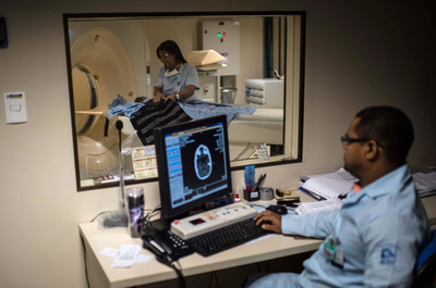 「ジカ熱」拡大、渡航予定の妊婦に航空券払い戻しも