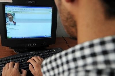 ソーシャルメディア、消費行動に強い影響力 報告