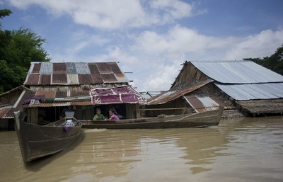 ミャンマー洪水の死者100人超える、被災100万人