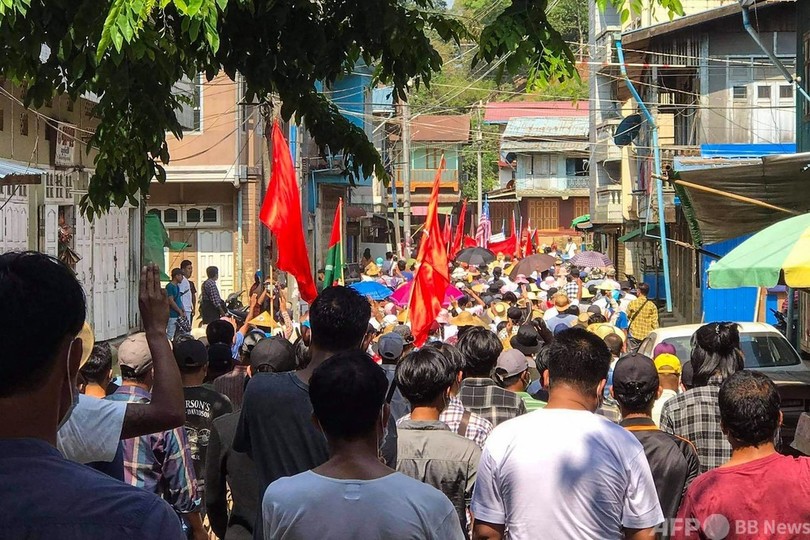 ミャンマーの反クーデター武装組織、国軍と衝突 隊員6人死亡