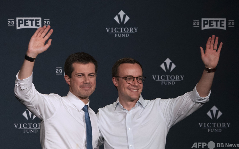 同性愛公表のブティジェッジ米運輸長官、男児と女児の親に