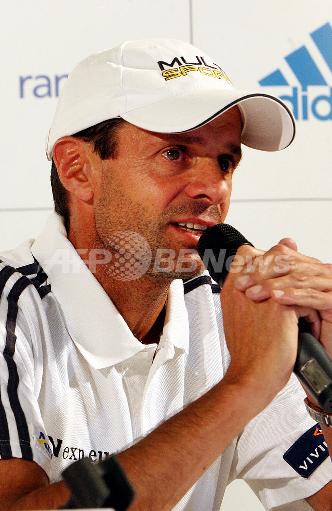 ジュスティーヌ・エナンが現役引退を表明