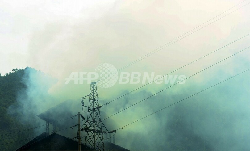 化学工場から発生する大量の煙、中国