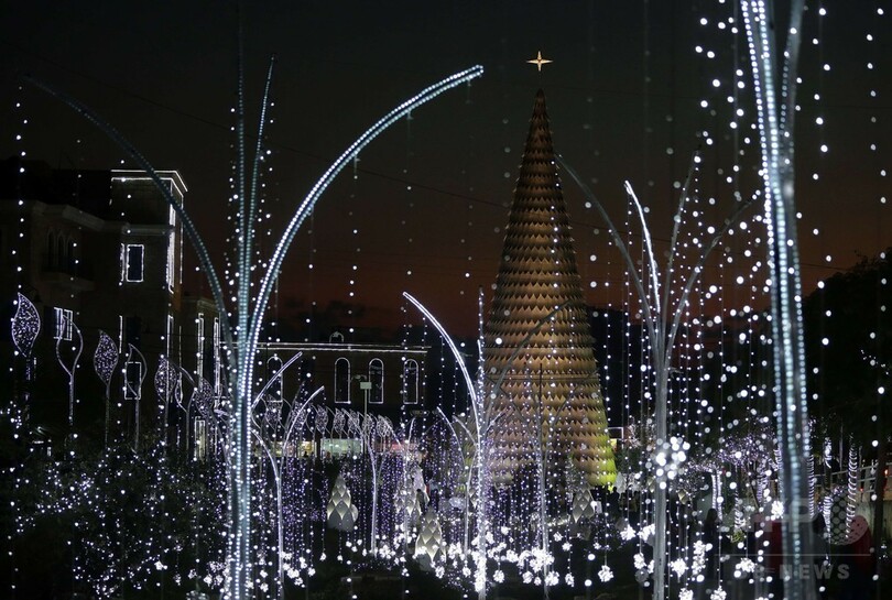 金色に輝くレバノンのXmasツリー、世界レベルの「美」