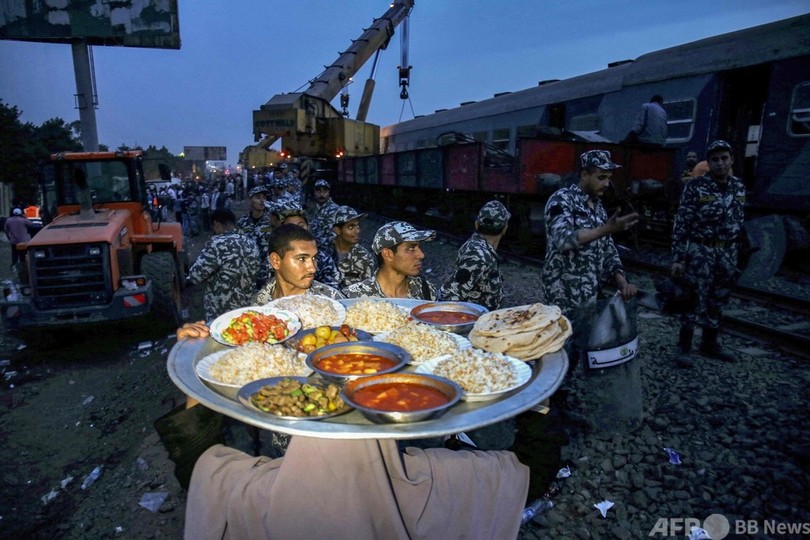 エジプトで列車脱線、11人死亡 98人負傷