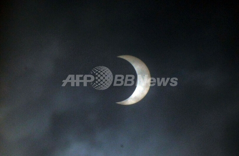 太陽の光がリング状に見える「金環日食」、アフリカやアジアで観測