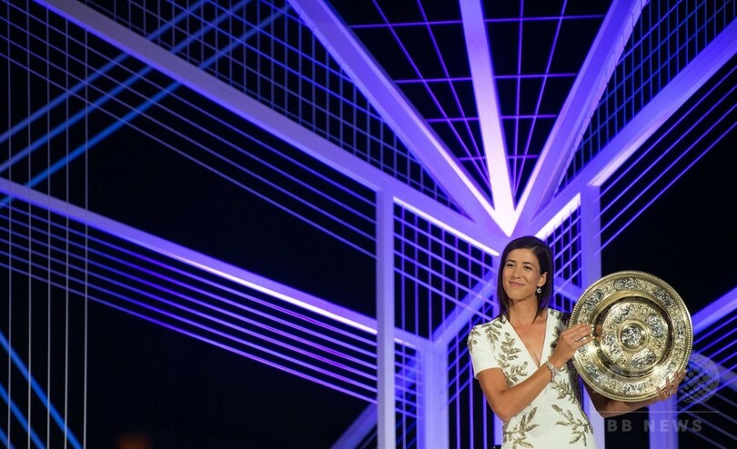 フェデラー、ウィンブルドン祝勝会で二日酔いに「覚えてない」