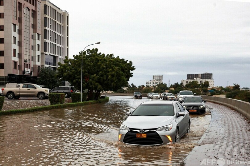 オマーン首都で洪水
