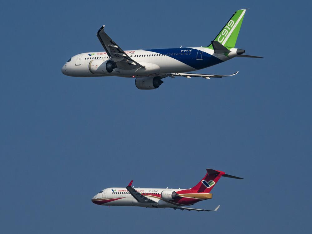1/400 ARJ21-700 江西航空 井崗山号 中国産小型ジェットLCC 1/400 ARJ21-700 江西航空 井崗山号 中国産小型ジェットLCC