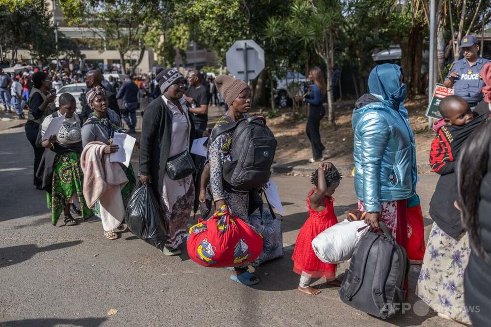 南アフリカで反移民感情高まる、1週間で外国人2745人送還 大半は不法滞在者