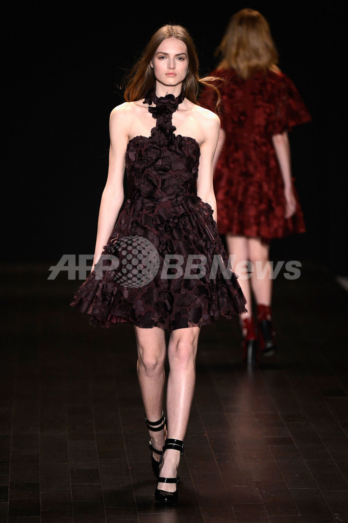 ＜13/14年秋冬NYコレクション＞ジルスチュアート