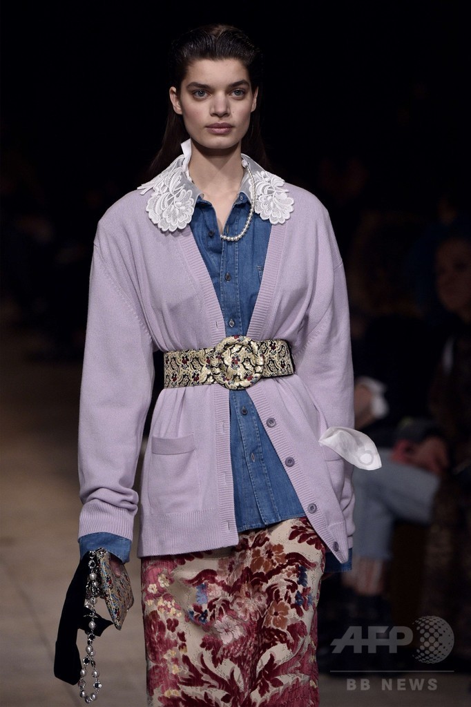 「ミュウミュウ」16/17年秋冬