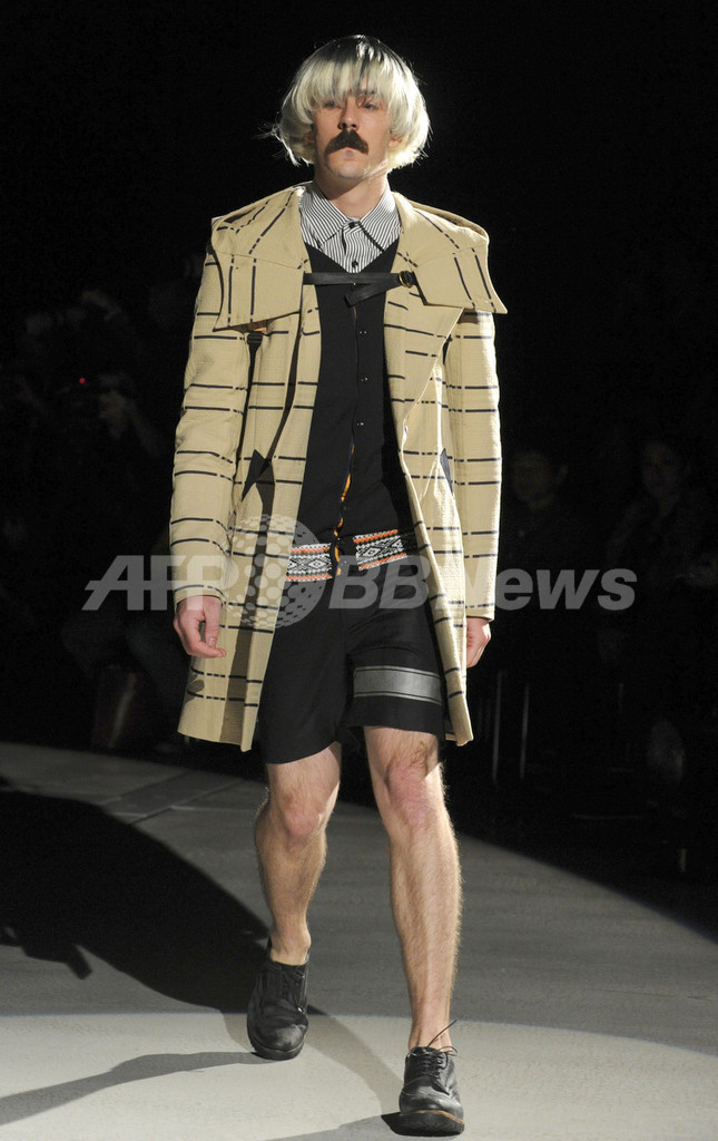 ＜12年春夏東京コレクション＞ヨシオクボ