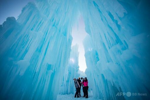 氷の城」 幻想的な氷の世界が今年も登場 米 写真14枚 国際ニュース