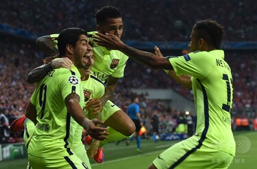 バルセロナ、バイエルンの逆襲しのぎ決勝進出 欧州CL 写真15枚 国際
