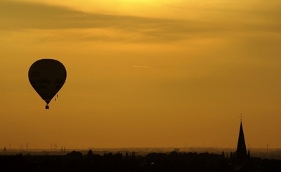 世界初の台湾海峡「熱気球横断」へ、中台融和を反映