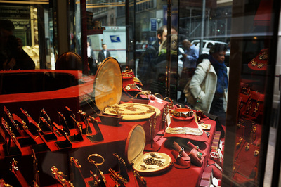 NY金先物が9％安、30年で最大の下げ幅