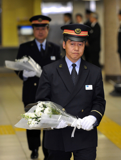 地下鉄サリン事件から17年、霞ヶ関駅で慰霊式