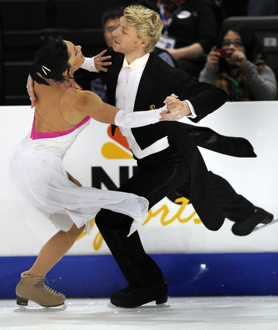 デロベル／ショウエンフェルデール組 規定で首位、フィギュアGP第1戦