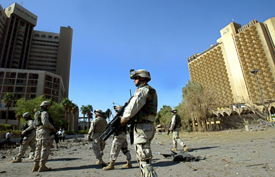 米軍、イラク・バグダッドでイラン人7人を一時拘束