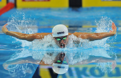 金田が男子200mバタフライ優勝、世界短水路選手権