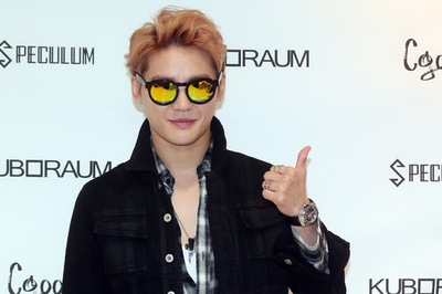 JYJジュンス、アイウェアの新ブランドイベントに登場